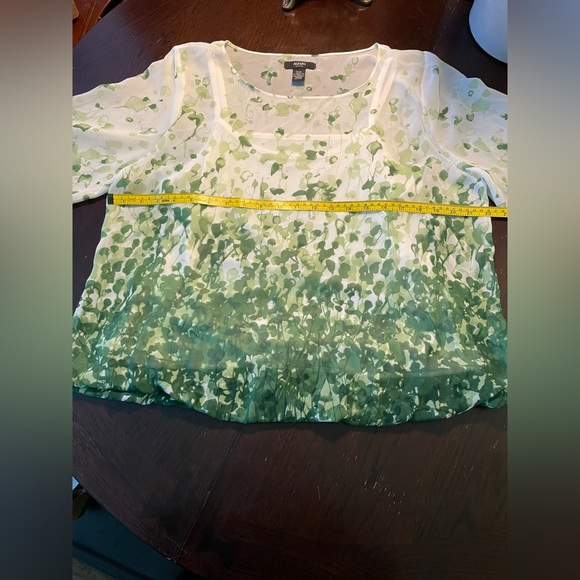 Alfani Petite Green Leaf Bubble Hem Flute Sleeve Blouse - Picture 6 of 9